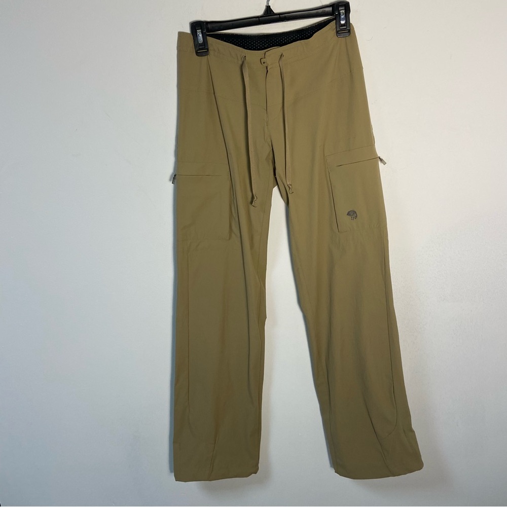 Mountain Hardwear Straight Leg Cargo Pants in Olive/Tan